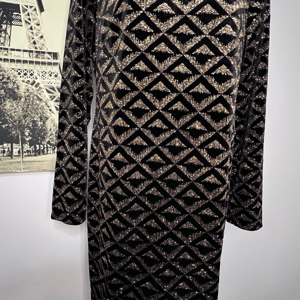 Jessica Howard Black and Gold Patterned Dress - Picture 7 of 10